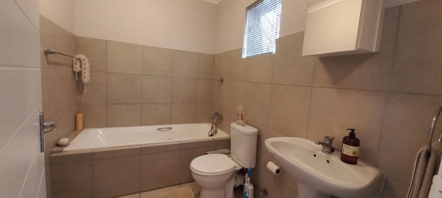 2 Bedroom Property for Sale in Buhrein Western Cape